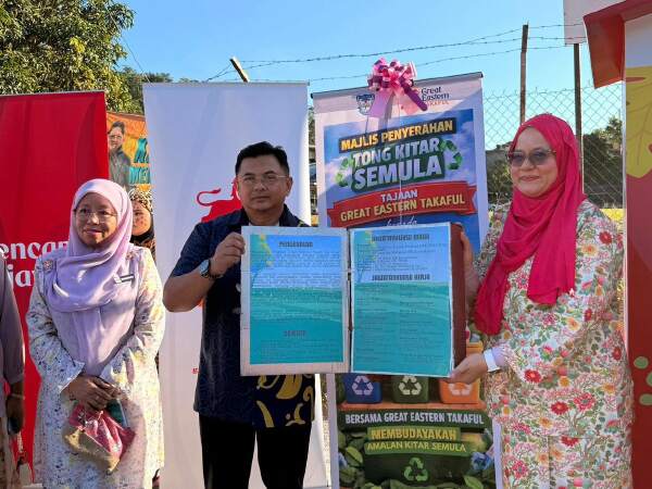 Strengthening Sustainability: Recycle Facility Handover to Noghori Arts School @ SMK Tunku Ampuan Najihah